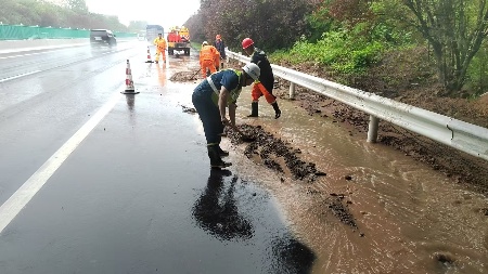 1754560825645.jpg 排查搶險2.jpg